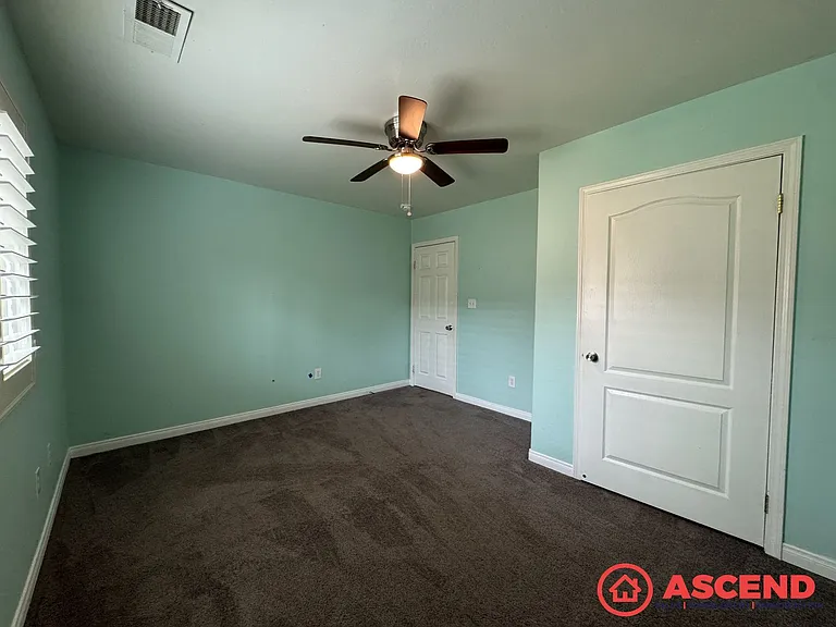 302 Tanner Michael Dr — Photo 10
