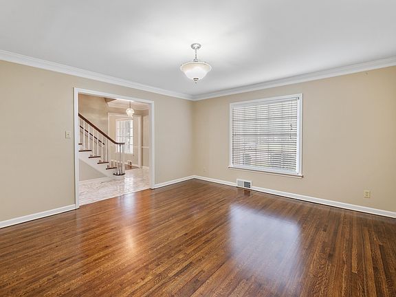 5th image of 2234 Pike Wood Cv