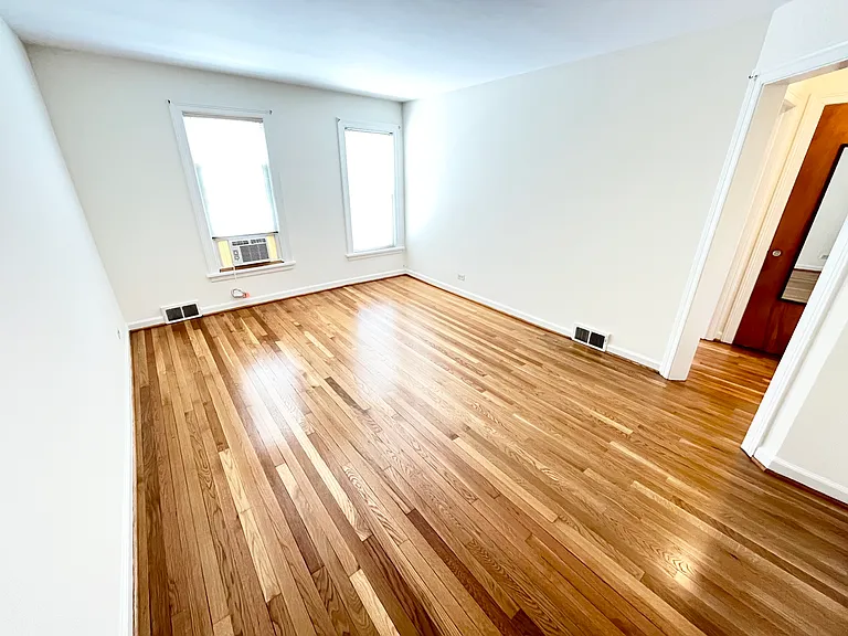 1310 Wilmette Ave #2E — Photo 9