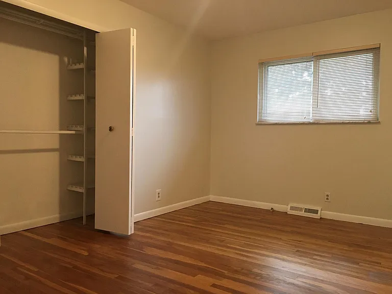 5260 Daniels Dr — Photo 15