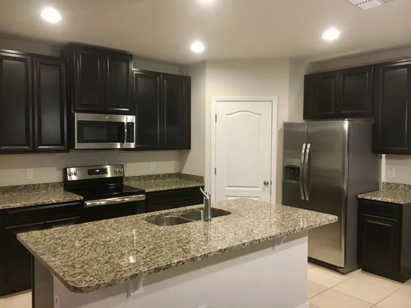 2256 Kelmscott Court — Photo 2