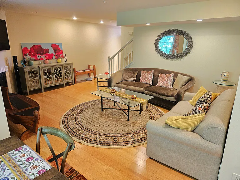 3045 Barclay Way — Photo 2