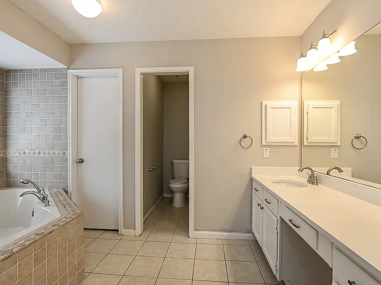 2927 Waterloo Rd — Photo 10