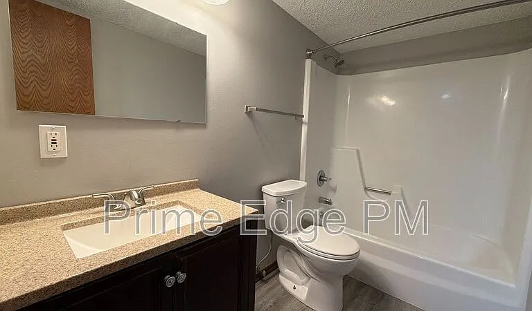 2343 B St #8 — Photo 14