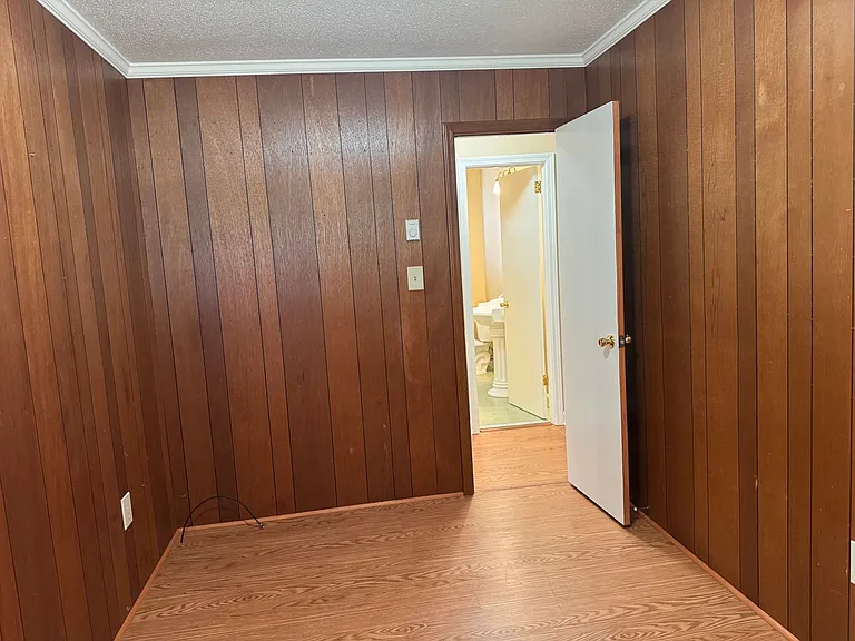 915 Pine Circle Dr — Photo 9