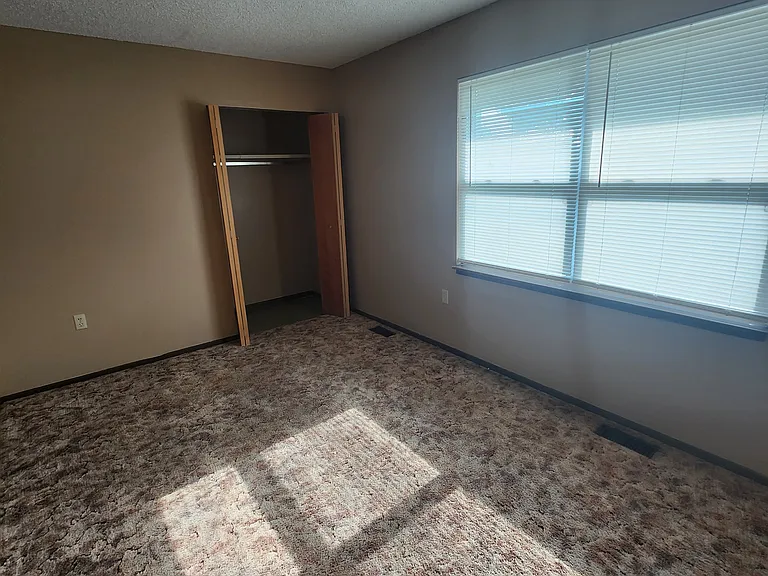 1310 E North St #17 — Photo 5