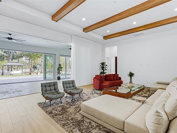 3rd image of 16848 VINCI WAY