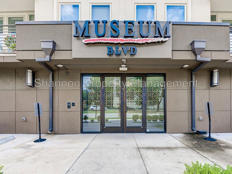 1st image of 4819 Caroline St #104