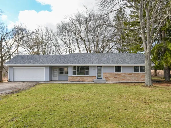 10905 West Oakwood DRIVE, Franklin, WI 53132
