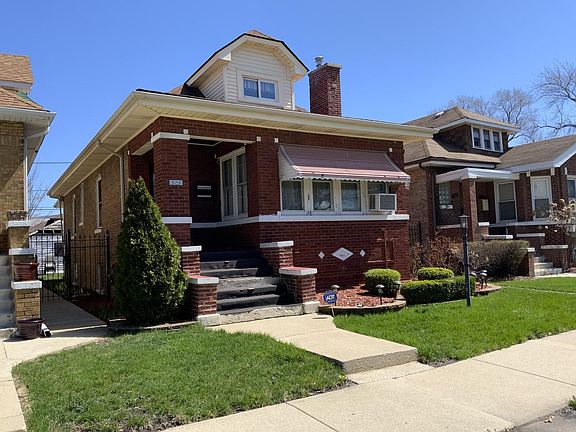 2nd image of 1305 N Mayfield Ave