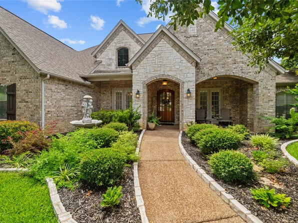 8321 Thornbrook Ct, North Richland Hills, TX 76182