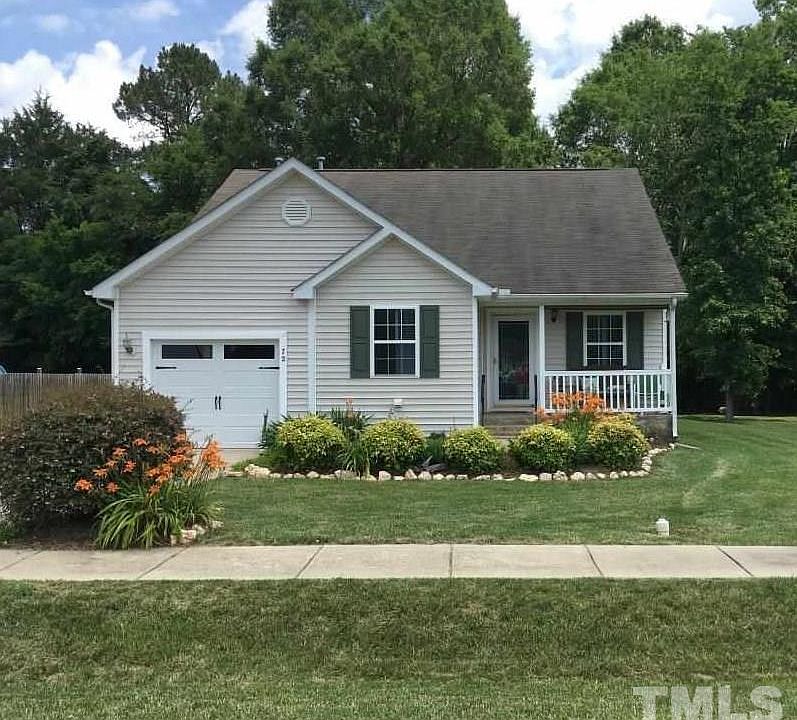 1st image of 72 Silverstone Dr