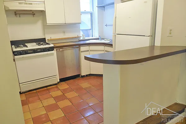 Rented by Ideal Properties Group | media 8