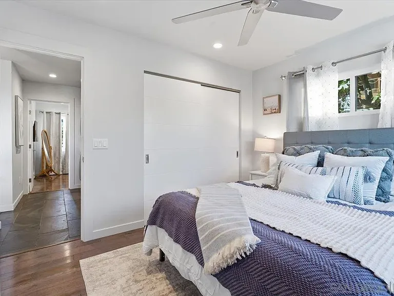 5447 Soledad Rd — Photo 16