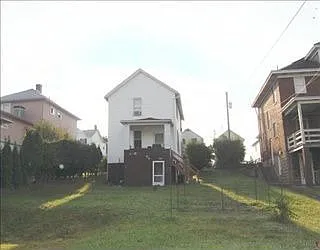 1214 Ashland St photo 1