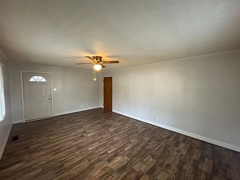 306 Walnut St — Photo 32