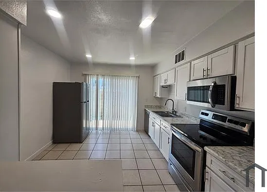 675 E Brown Rd — Photo 15