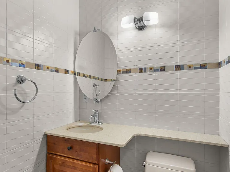 12-14 31st Ave #6 — Photo 10