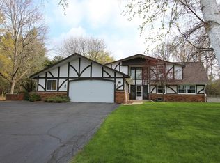 18420 Pleasant St, Brookfield, WI 53045