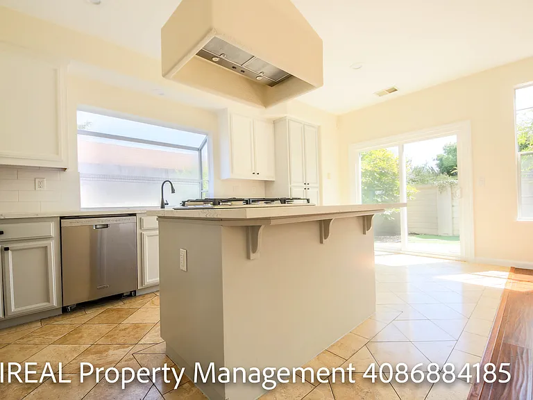 4202 Cambridge Way — Photo 10