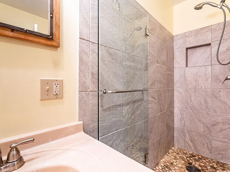 425 Nebraska Valley Rd — Photo 24