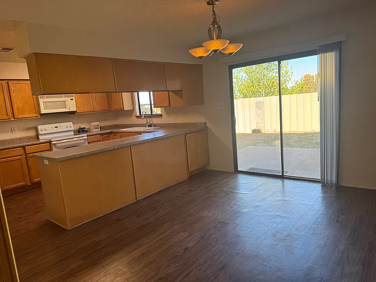 2801 Nakomis Dr NE — Photo 10