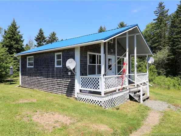399 Dock Rd, Grand Manan, NB E5G 4B2
