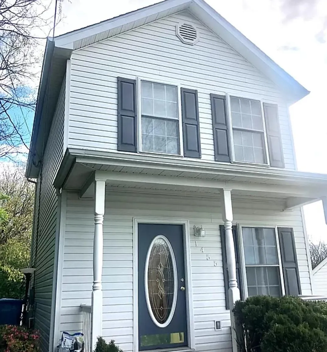 2 bed, 1.5 bath, 870 sqft, $1,500 — Photo 1