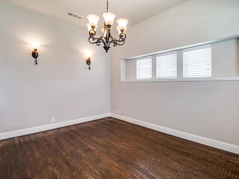 4619 Amesbury Ln — Photo 4