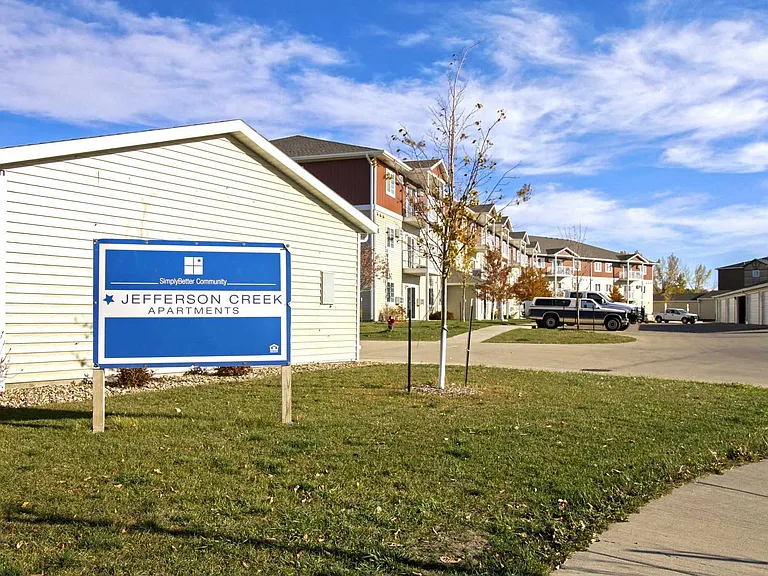 Jefferson Creek Apartments — Photo 25