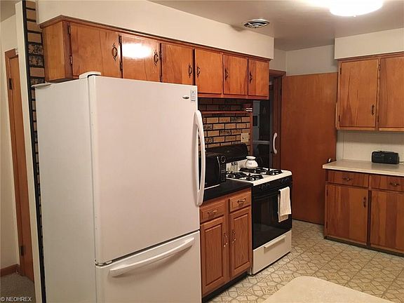 2nd image of 1629 Country Club Ave