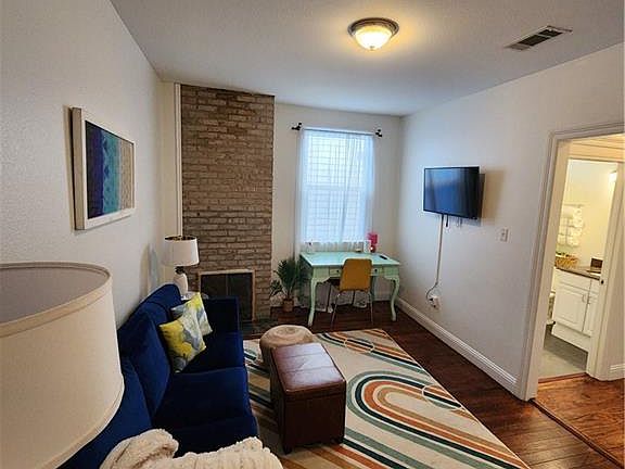 4th image of 4631 Clara St