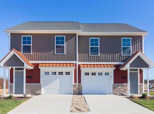 8247 S Prestwick Dr, Newberry, IN 47449