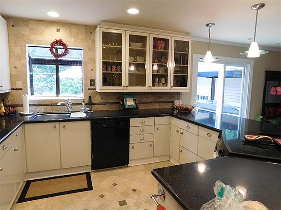 5th image of 4277 Bonaparte Dr