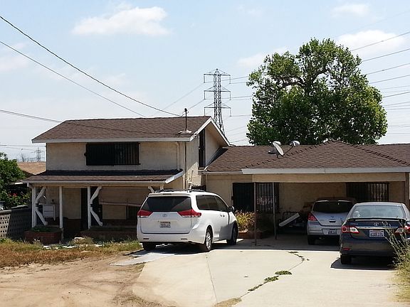 3rd image of 2354 Kelburn Ave