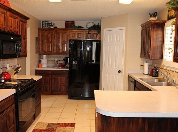 3rd image of 6100 Oriole Dr