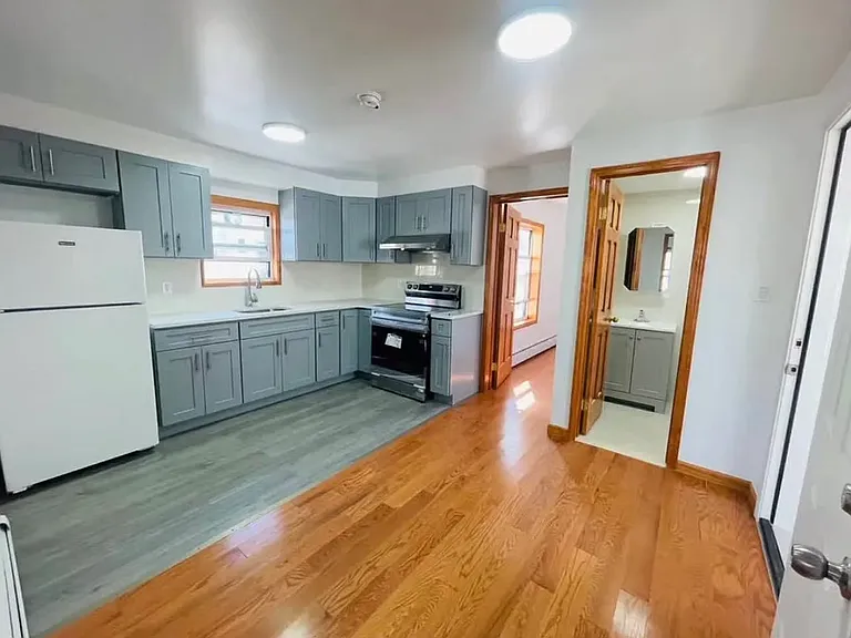 1622 Benson Ave #2 — Photo 10
