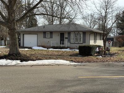 1102 E Front St, Dover, OH, 44622