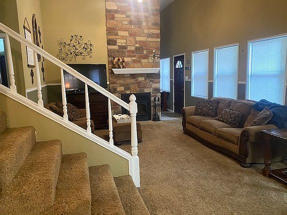 4th image of 404 Forest Creek Dr
