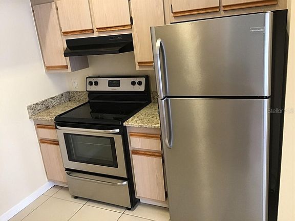 5th image of 4810 Normandy Pl #E