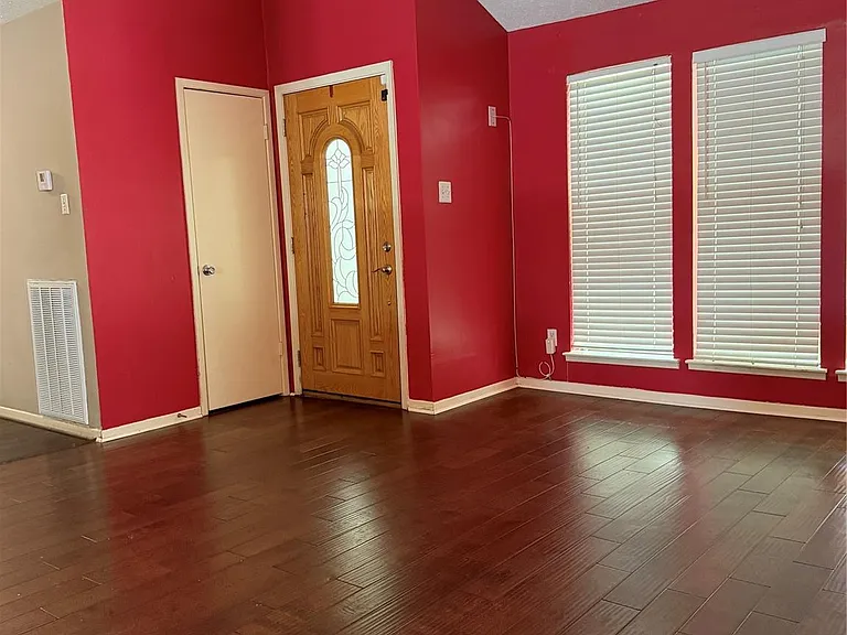 10102 Sagecourt Dr — Photo 12