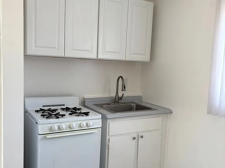 1008 S. Flower Street — Photo 7