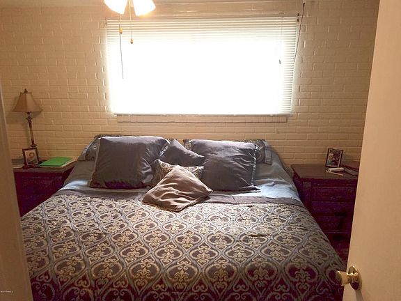 5th image of 209 Julian Cir