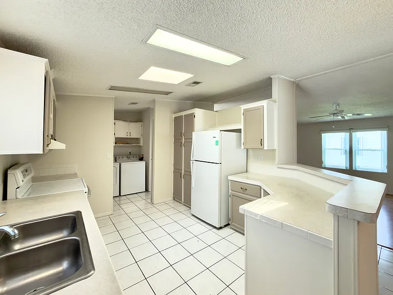 827 Sun Glow St — Photo 7