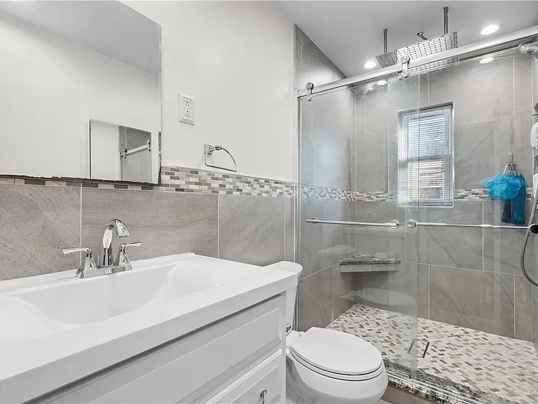 726 Seneca St #1 — Photo 32