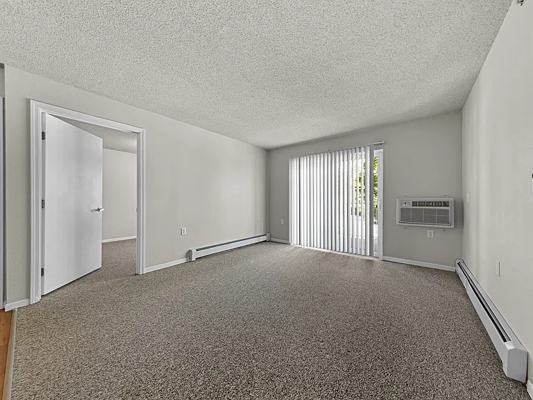 Washington Village East — Photo 14