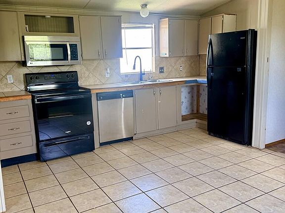 4th image of 3110 Collins Rd