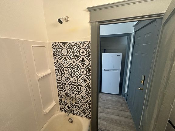 3rd image of 1429 N 15th St APT 3G
