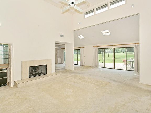 5th image of 1 Spy Glass Ln