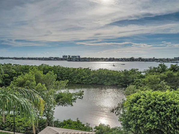 7050 Sunset Dr S APT 415, South Pasadena, FL 33707